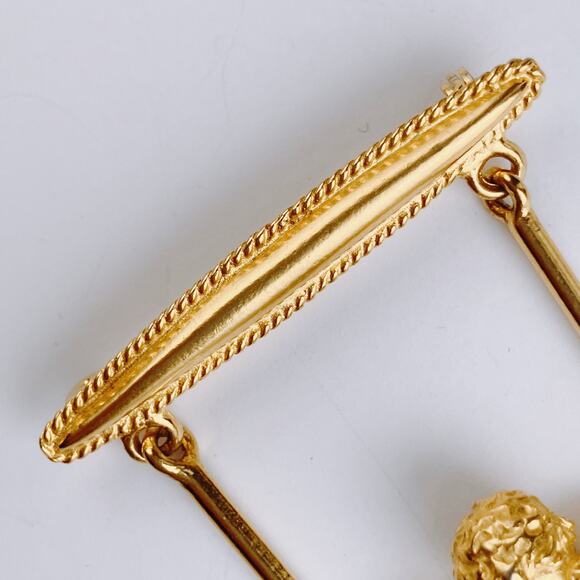 VTG Signed JJ Brooch Cherub Angel on Swing Figural 1980s Gold Tone Pin - Picture 7 of 12